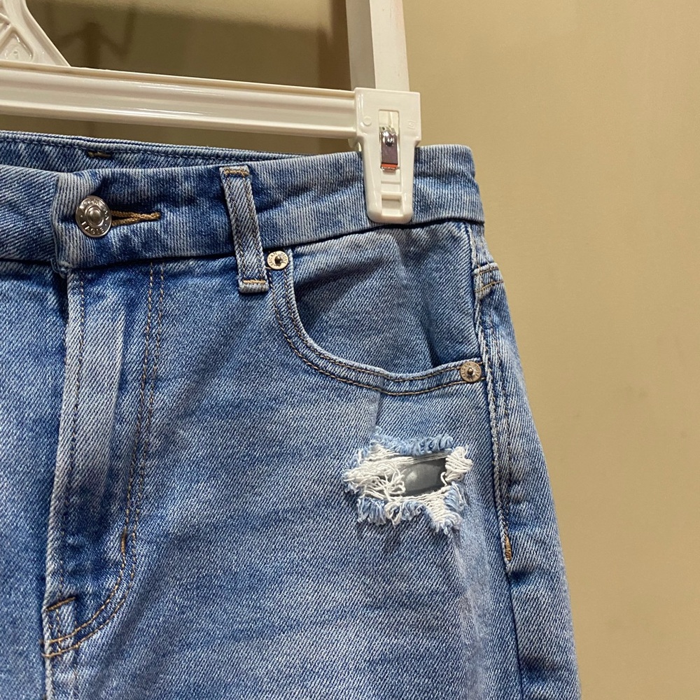 American Eagle Curvy Mom Jeans Size 4 Light Wash Distressed High Rise-242 - Picture 2 of 10